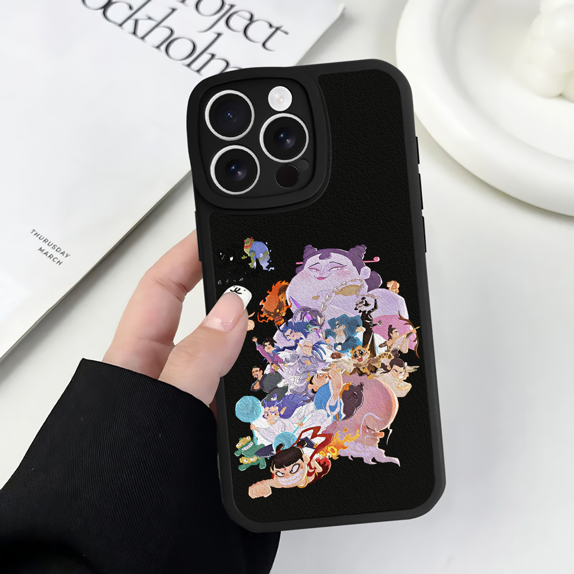 （画像用） Ne Zha 2 ナタ 魔童の大暴れ 【iPhone 16シリーズ対応】シリコンスマホケース（レザー調） 材質：シリコン